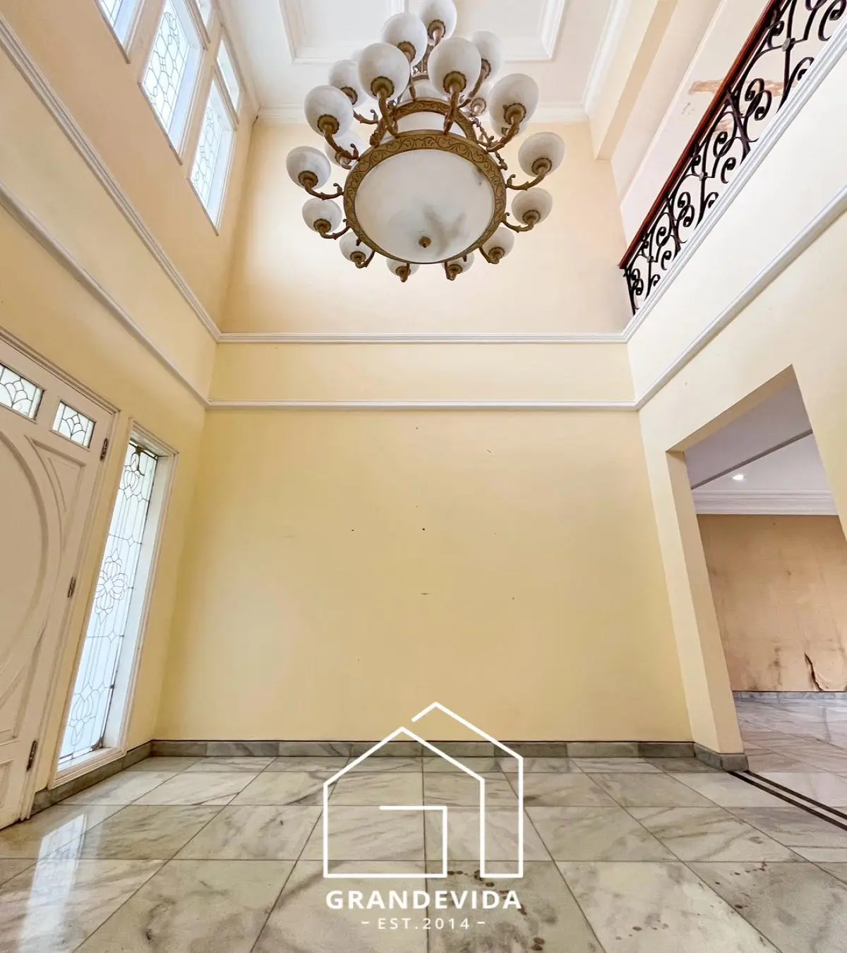 Rumah Dijual Lebak Bulus Jakarta Selatan – LT 500 m², Private Pool, Dekat MRT, SHM