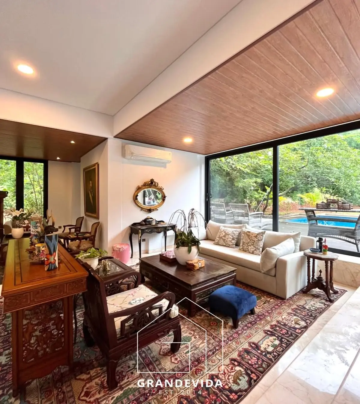 Rumah Mewah Dijual di Veteran Jakarta Selatan – LT 1.600 m², Swimming Pool, SHM
