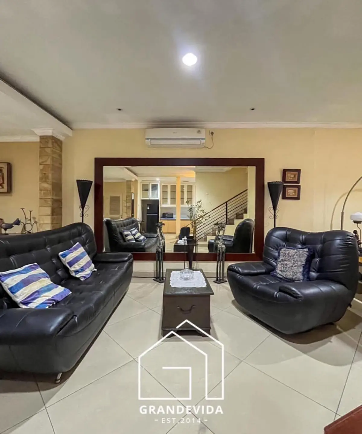 Rumah Dijual Pondok Indah Dalam Komplek LT 160 m² LB 250 m² 2 Lantai – Rp7,6 M