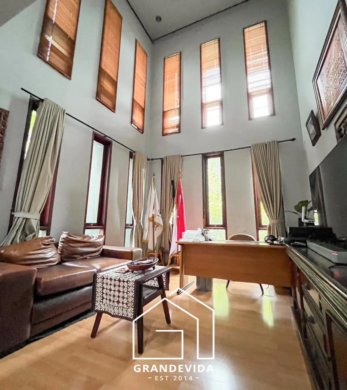 Rumah Dijual Pondok Indah LT 332 m² LB 295 m² 2 Lantai – Rp14 M