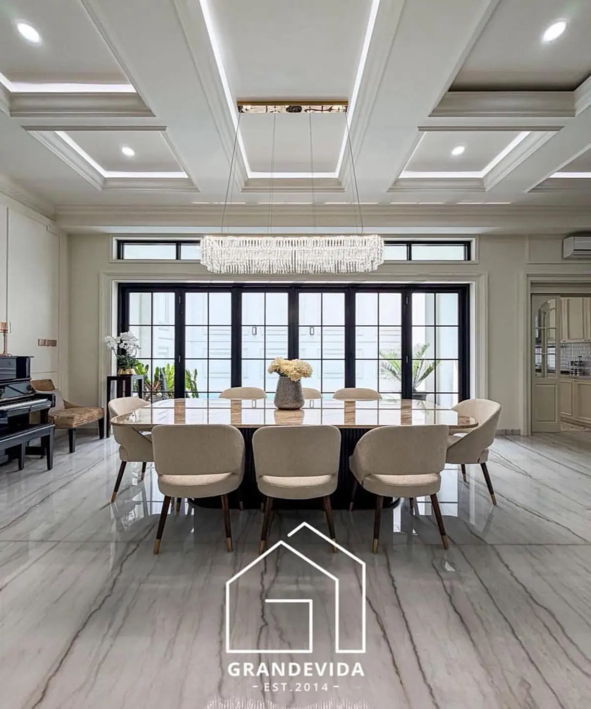 RUMAH DIJUAL PONDOK INDAH – BRAND NEW AMERICAN CLASSIC, FULLY FURNISHED & PRIVATE POOL