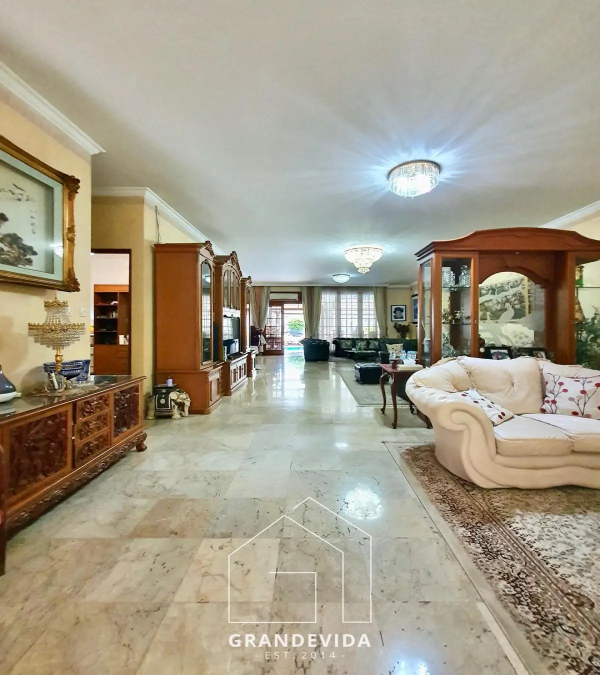 Rumah Dijual Pondok Indah LT 715 m² LB 680 m², Private Pool, 6 KT – Rp 29,5 M Nego