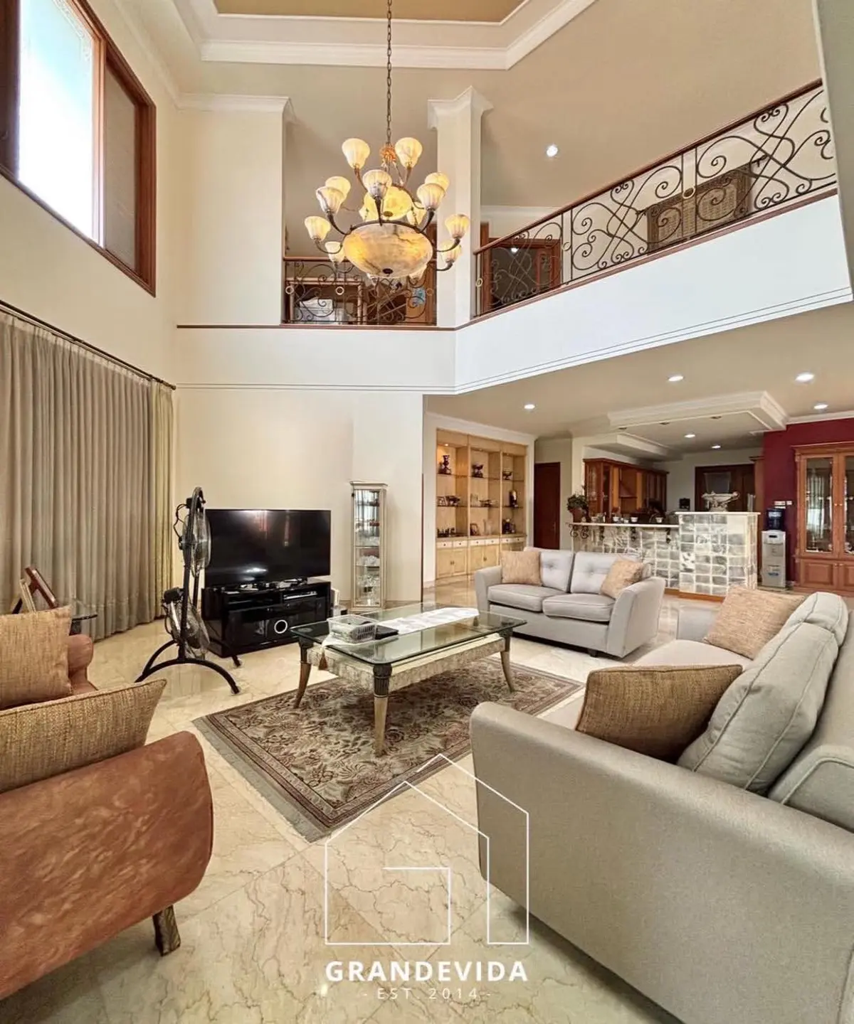 Rumah Besar Dijual di Area Elit Pondok Indah – LT 914 m², LB 700 m², Private Pool