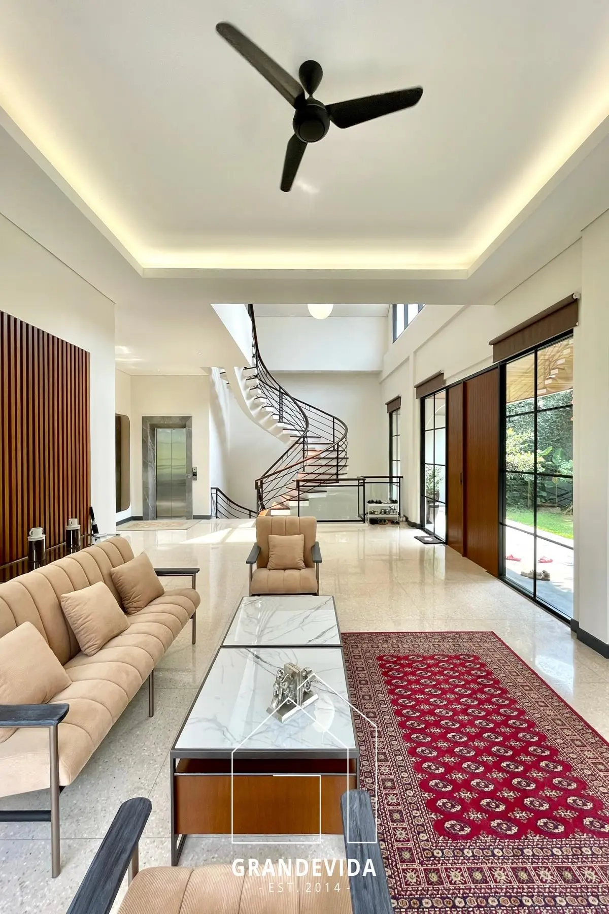 Rumah Mewah Dijual di Kebayoran Baru 3 Lantai, Private Lift & Private Pool – Rp34 Miliar