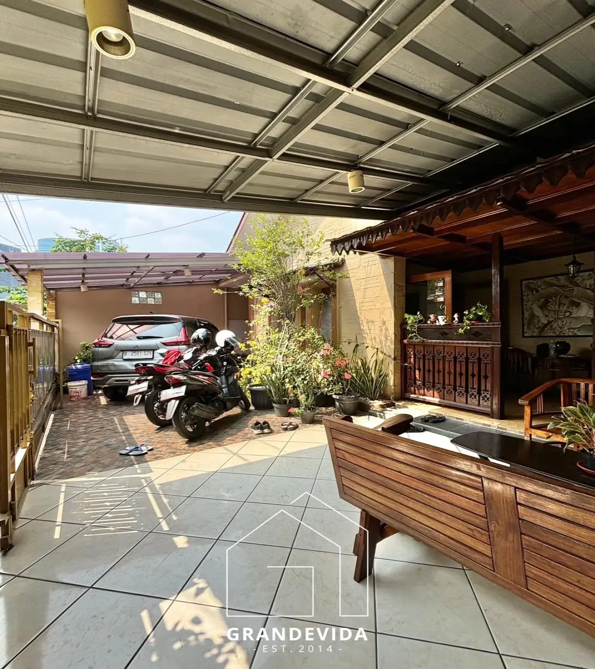 Rumah 1 Lantai Dijual di Kebayoran Baru LT 204 m² LB 165 m² SHM Rp 6,85 M