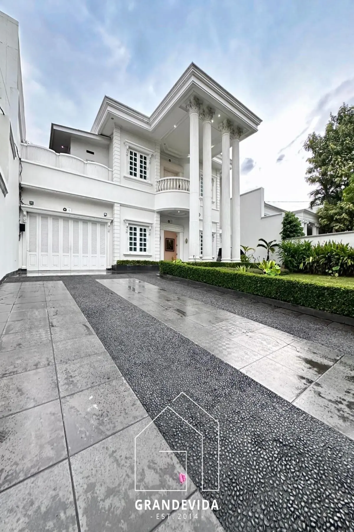 Luxury Modern Classic Dijual di Menteng — LT 1.046 m², LB 800 m², SHM Rp 125 Miliar