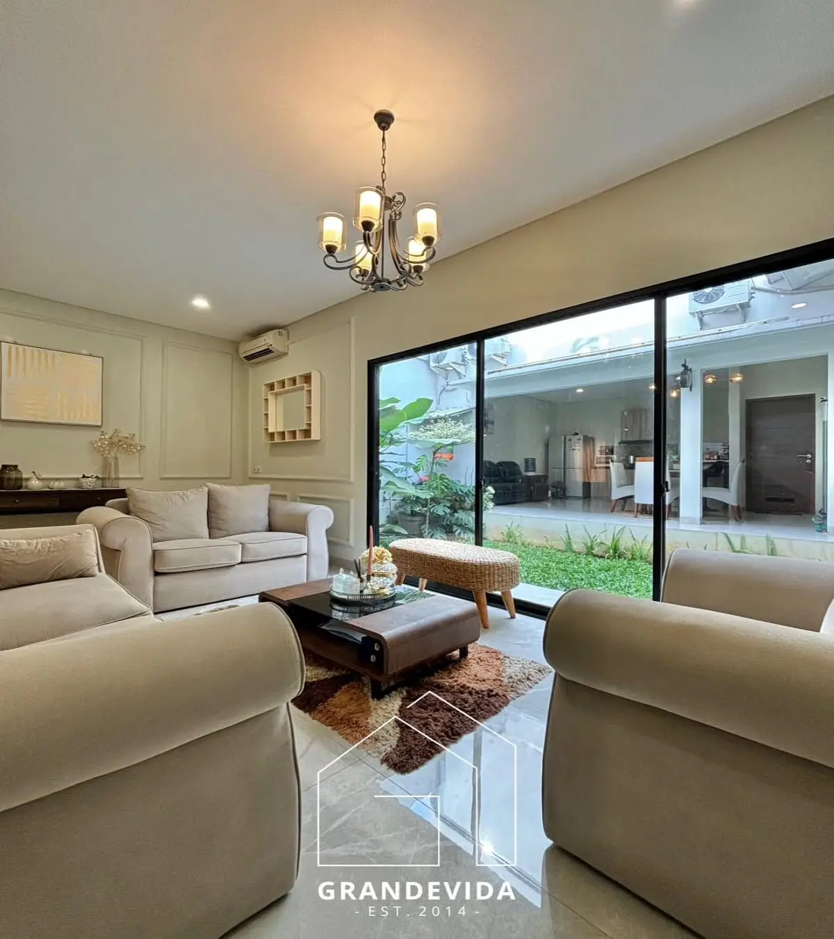 Rumah Siap Huni Dijual di Pejaten — LT 162 m², LB 170 m², 3 Kamar, SHM Rp 5 M
