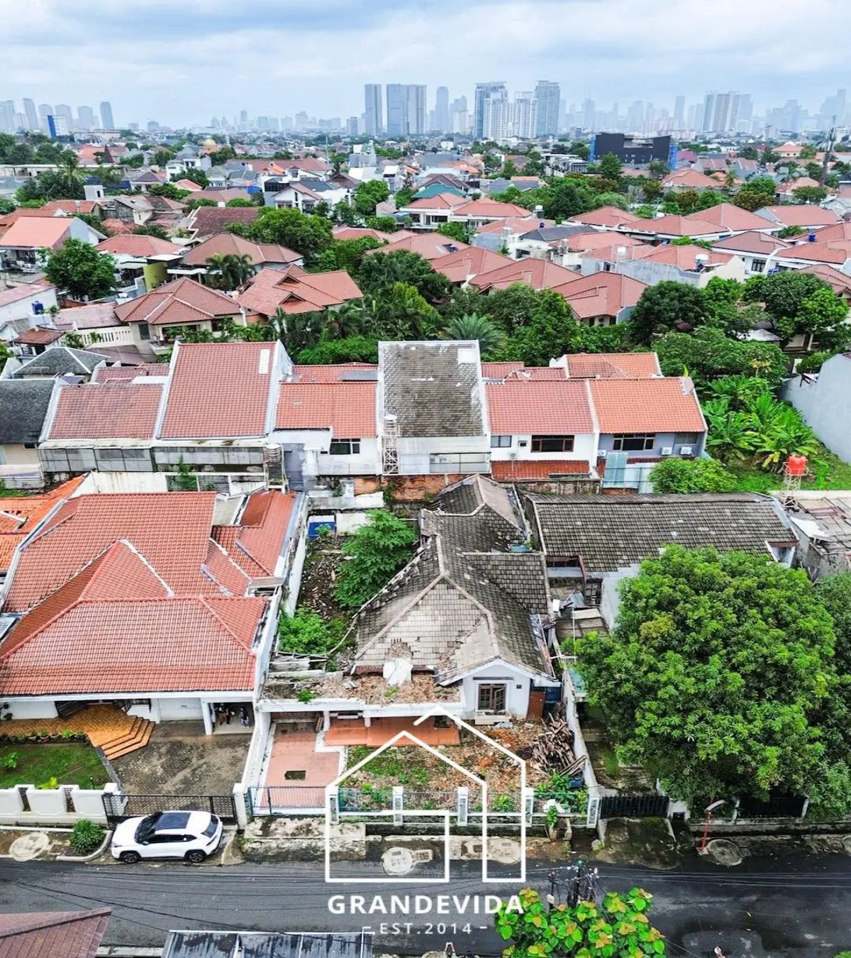 Rumah Hitung Tanah Dijual Cipete LT 416 m² Lebar 15 m SHM Turun Harga Rp 9,2 M