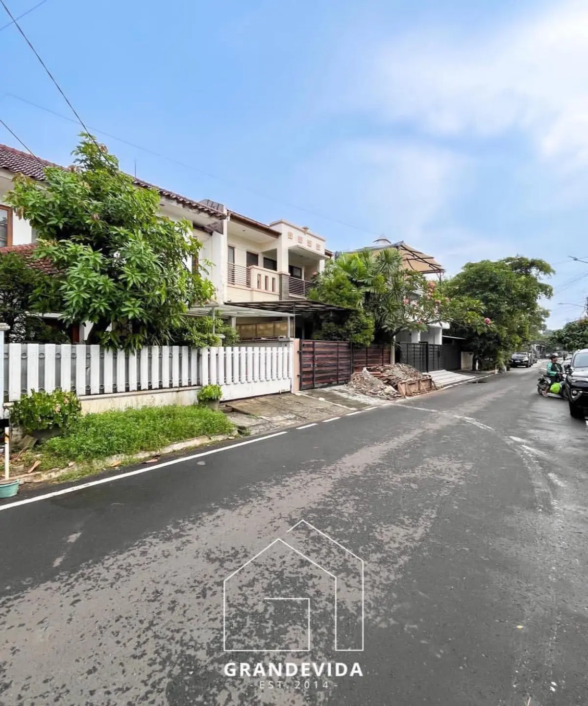 Rumah Dijual Pondok Indah LT 160 LB 200 m² – 3 KT, 4 KM, SHM, Rp6,75 M Nego